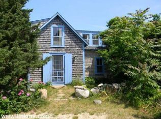 27 Harbor Hill Rd, Chilmark, MA 02535