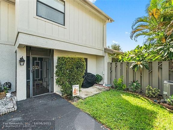 4th image of 486 Deer Creek Wildwood Ln E