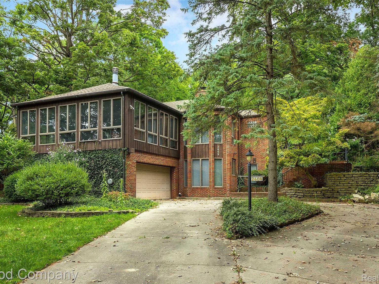 2609 Vinsetta Blvd, Royal Oak, MI 48073