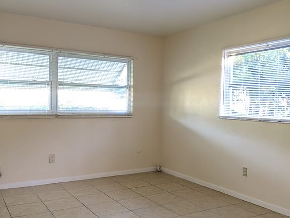 4th image of 1836 Barbara Ln