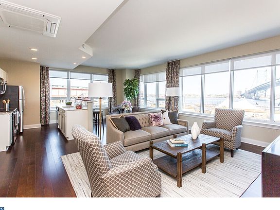 2nd image of 21 N Columbus Blvd #717