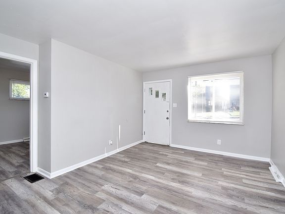 4th image of 3217 Queen City Ave #1