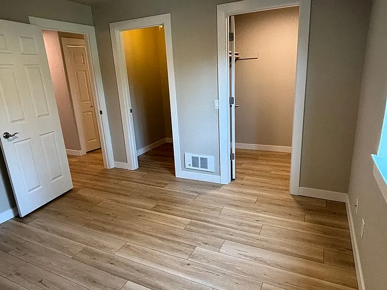 Woodridge Apartments — Photo 5