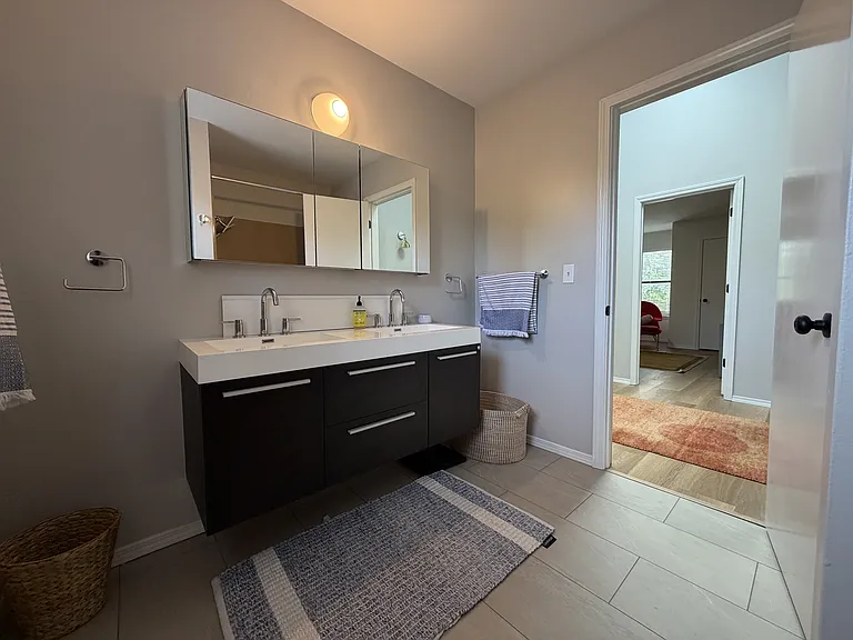 2213 N Crossover Rd #1 — Photo 13