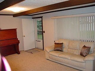 1st image of 918 Parkview Way