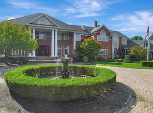 1 Laredo Dr, Colts Neck, NJ 07722