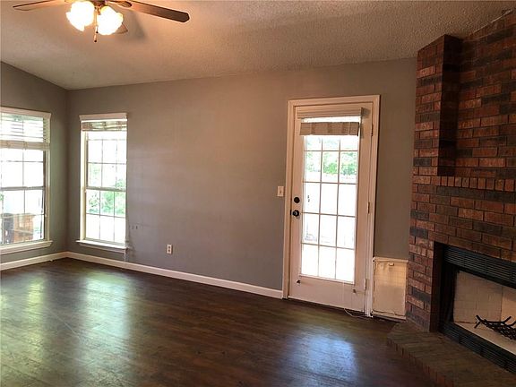 5th image of 2032 N Leverett Ave Unit 1A