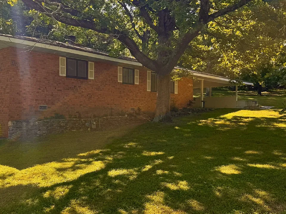9108 Bluff Dr