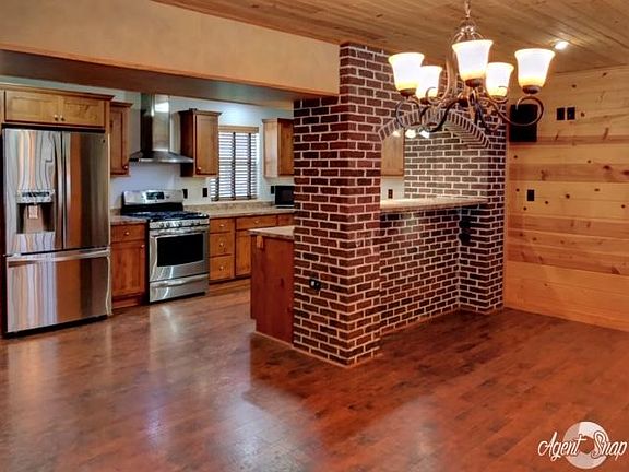 2nd image of 144 Iowa St