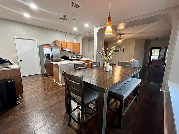 2nd image of 21607 Longwood