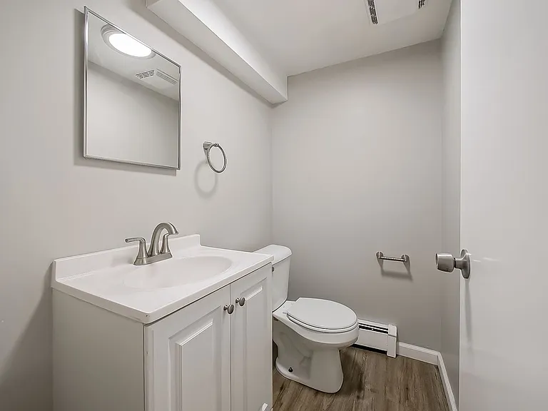 132 Huronview Ct — Photo 24