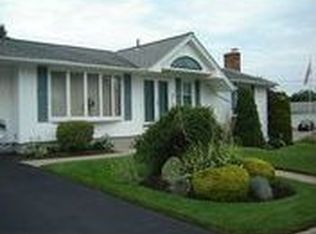 3 Hickory Rd, North Providence, RI 02904