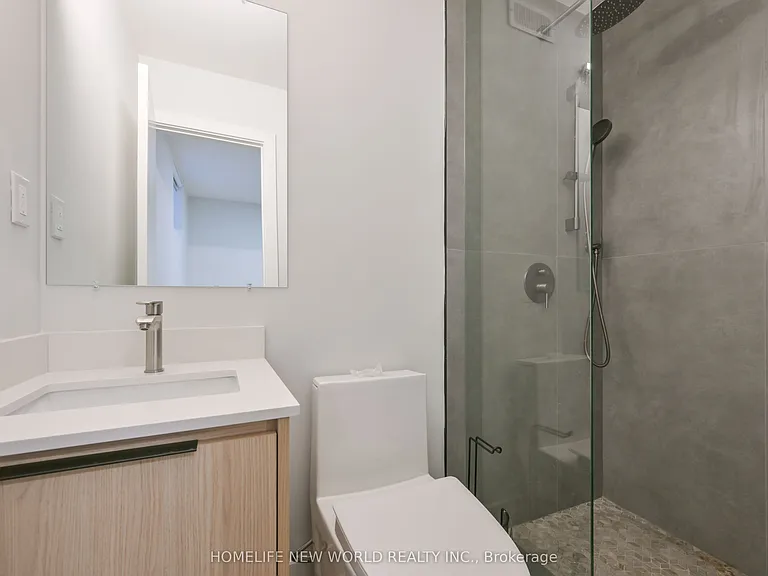 997 Dufferin St #LOWER — Photo 8