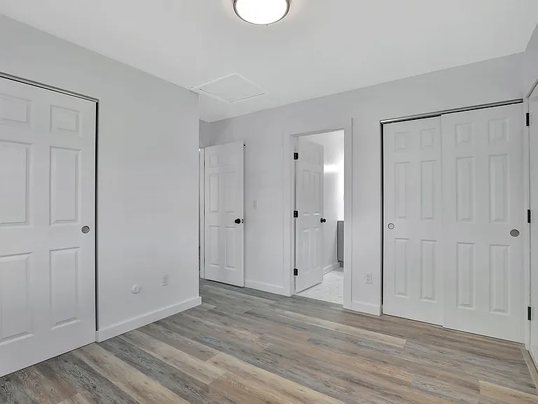 Newly Remodeled Spacious One Bedroom Apartments with Off Street Parking
Located in the Northmont City School District
Sewer,Water, and Trash Paid!
Call or text Direct for Showing