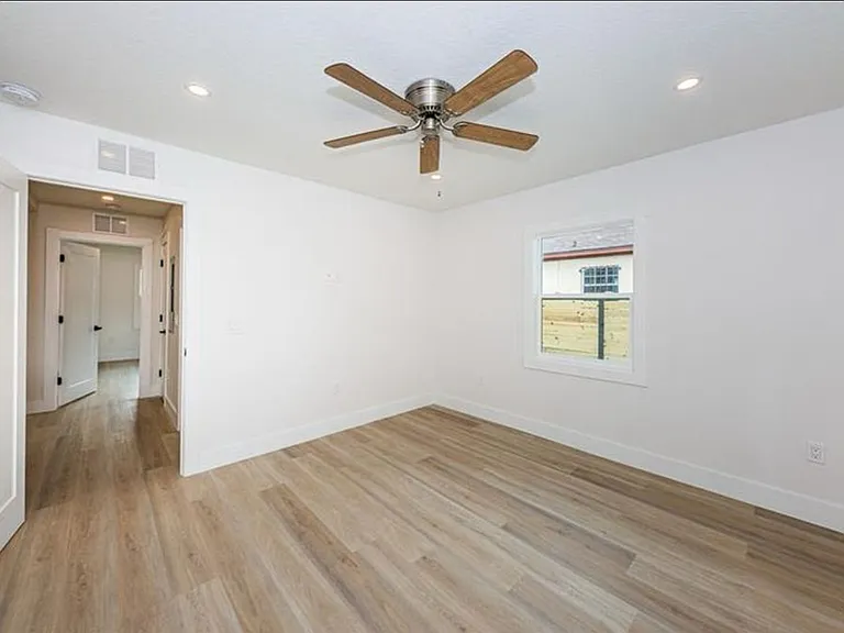 2906 W Nassau St — Photo 10