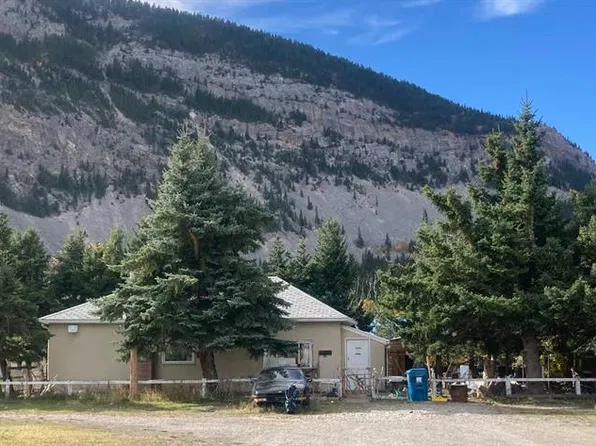 14826 S 15th Ave E, Crowsnest Pass, AB T0K 0E0