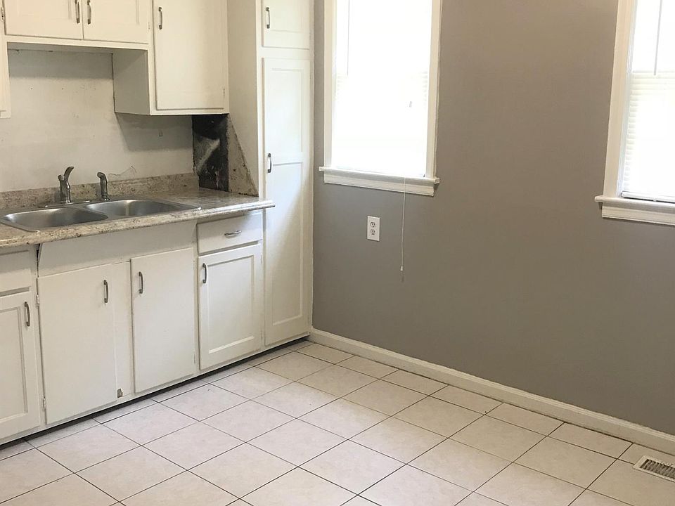 Kitchen, Fridge, Oven/Range