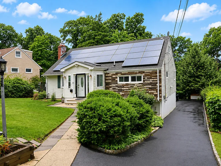 19 Aspen Rd — Photo 2