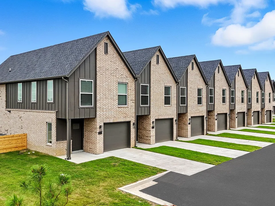 Townhomes at Centennial Crossing