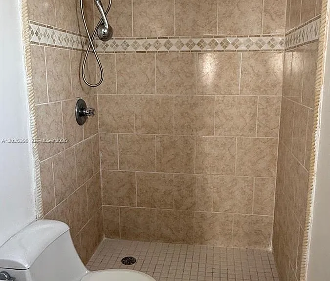 8950 NE 8th Ave #405 — Photo 9
