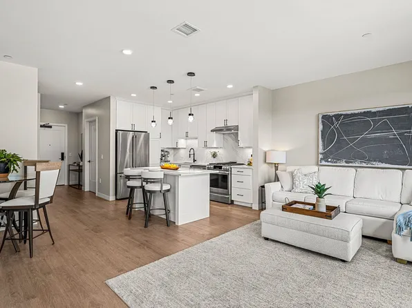 18 Artisan Drive #318, Salem, NH 03079