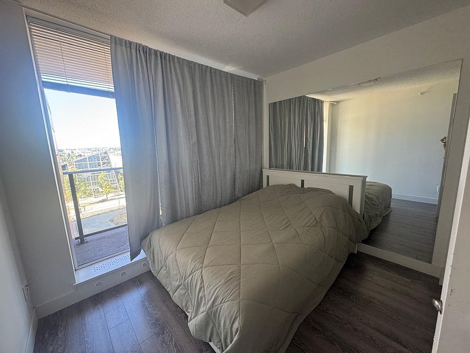 built in closet to the right