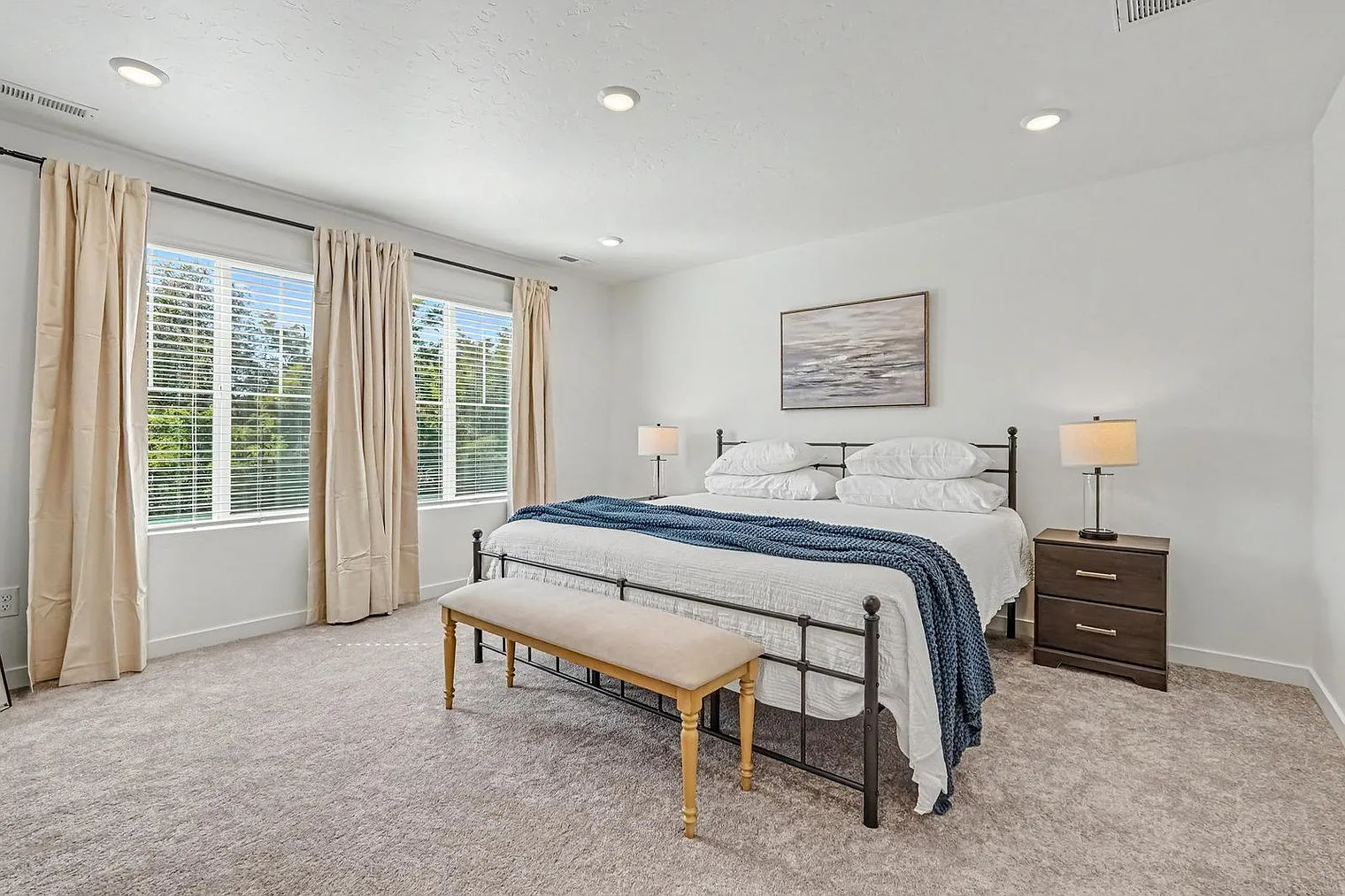 4 bed, 2.0 bath, 1926 sqft, $7,714 — Photo 4