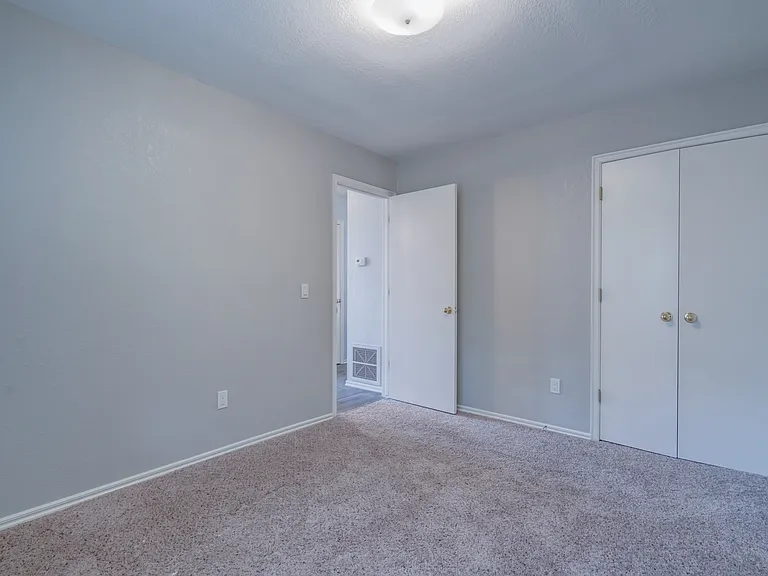 1908 Joseph Dr — Photo 14