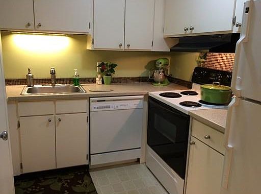 5th image of 32 Thayer Pond Dr #15