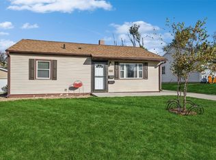 2452 8th Ave SW, Cedar Rapids, IA 52404