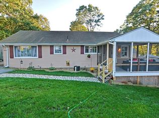 16 Sabbatia Dr, Taunton, MA 02780