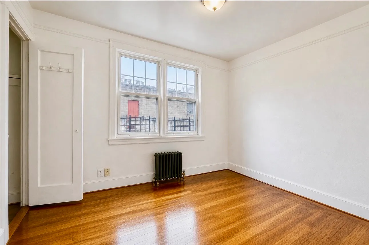 3 bed, 1100 sqft, $3,777 — Photo 4