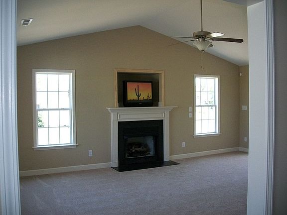 4th image of 113 Trinity Cir