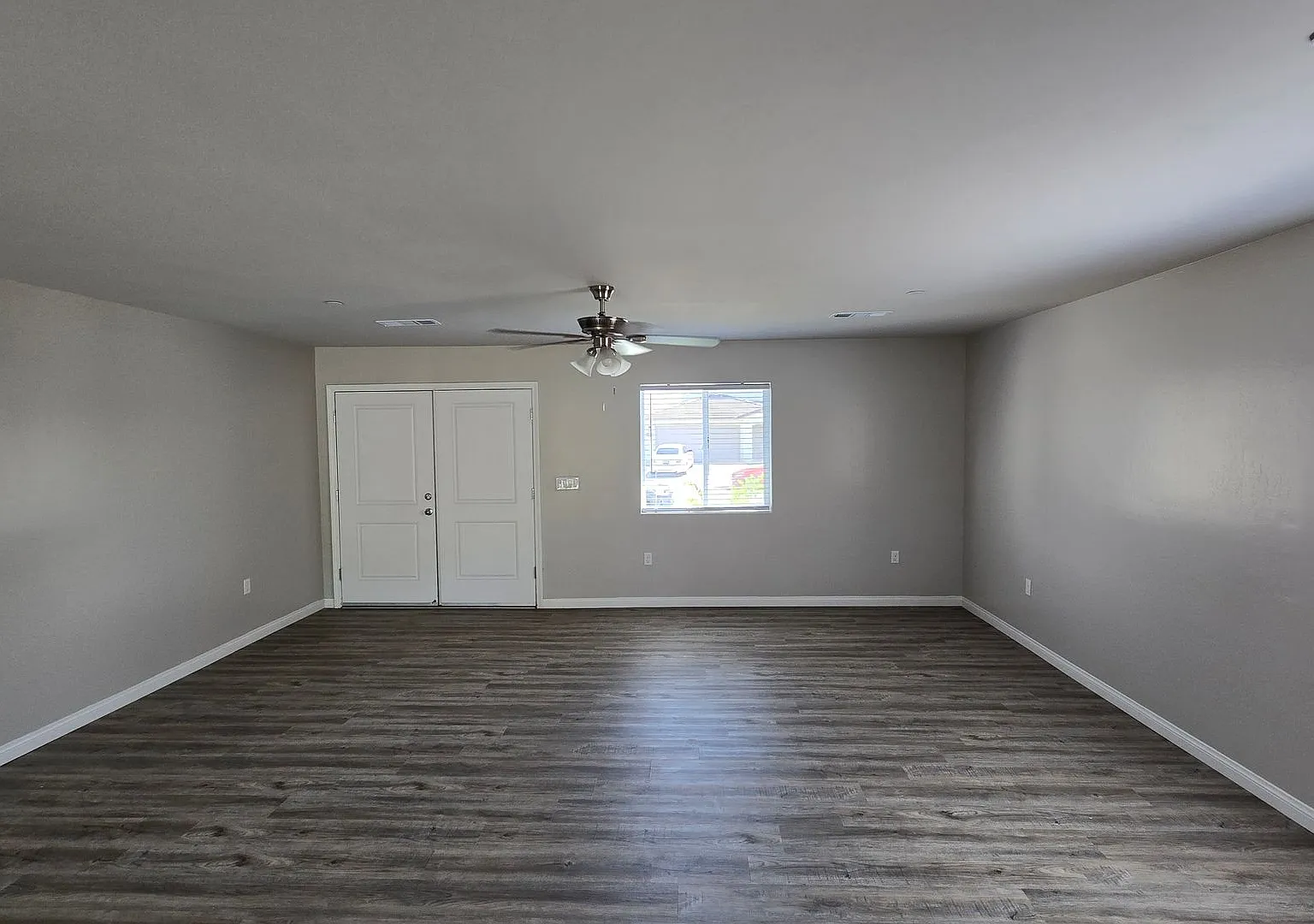 1837 Walnut Drive - House in Arvin, CA. — Photo 3