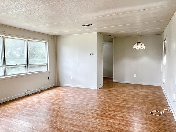2nd image of 113 Harmons Way
