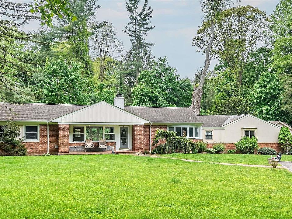 1st image of 34 Horse Hollow Court