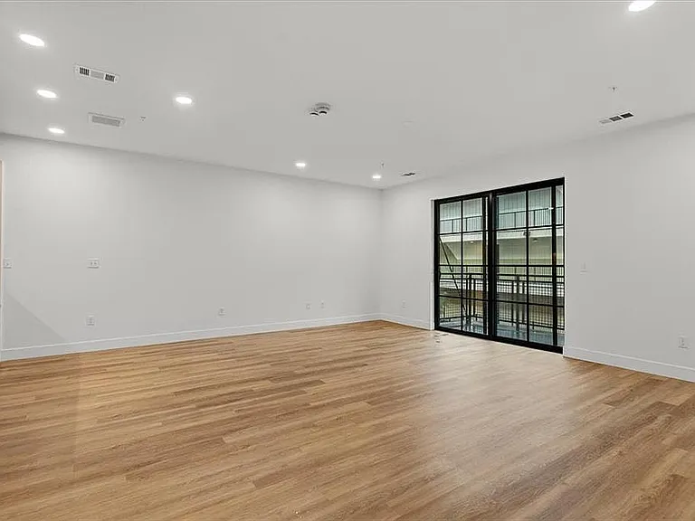 4315 S Congress Ave #214 — Photo 11