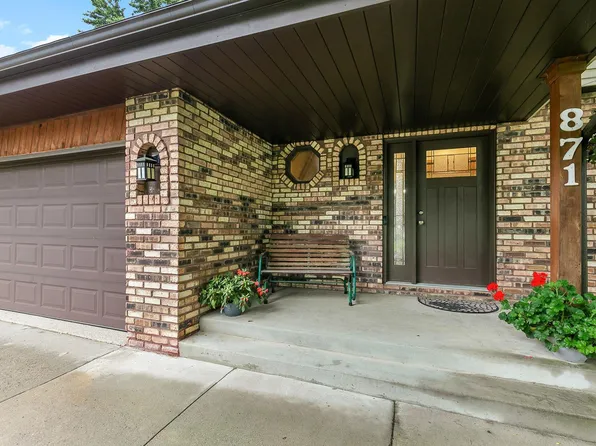 871 Paul Pkwy NE, Blaine, MN 55434