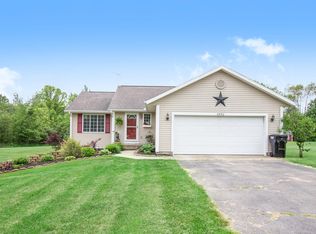 4950 Glen Bluff Dr, Sand Lake, MI 49343