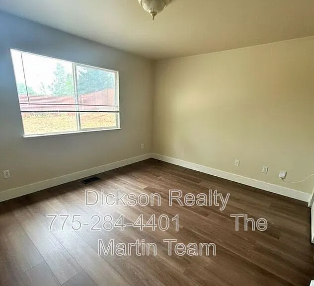 863 Blizzard Ct — Photo 6