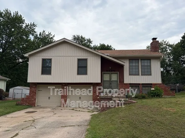 8923 N Walnut St, Kansas City, MO 64155