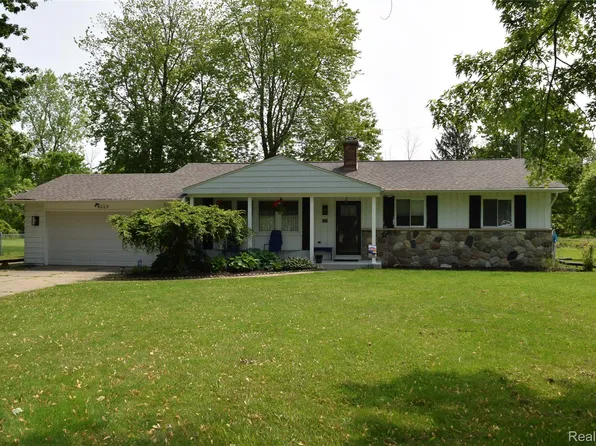 6009 Lancaster Dr, Flint, MI 48532