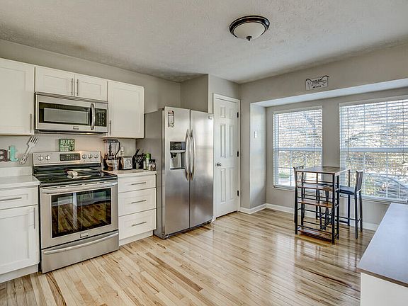 4th image of 4178 Farmwood Ct