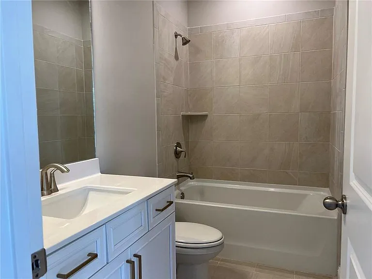 431 Lincoln St — Photo 13