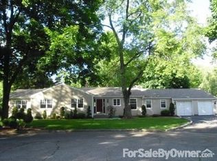 124 Edgewood Ct, Demarest, NJ 07627