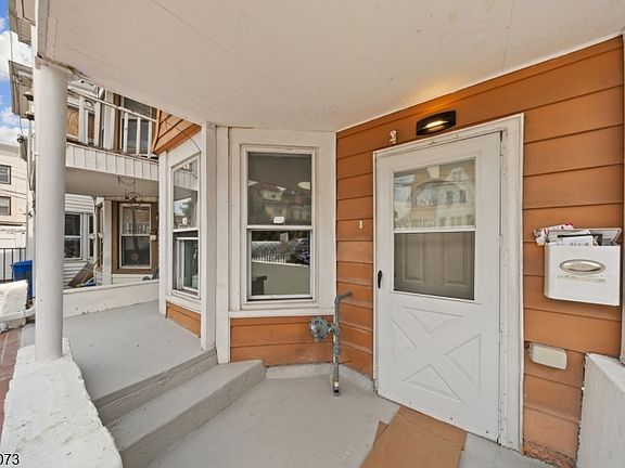 4th image of 97 Sherman St