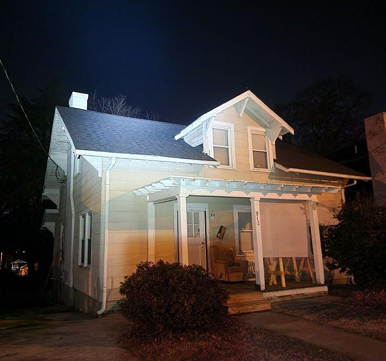 1st image of 912 Silver Ave