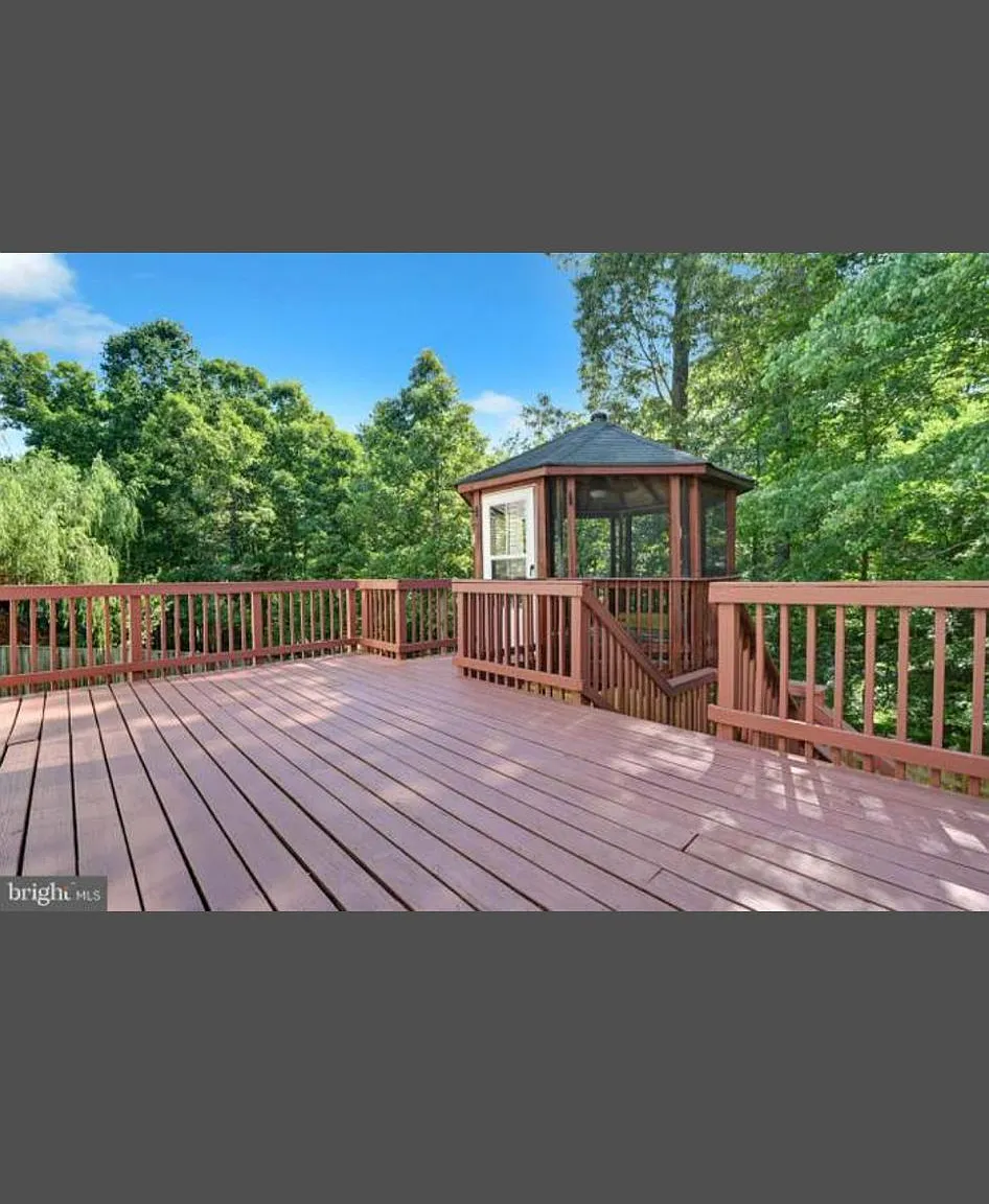 5 bed, 3.5 bath, 4080 sqft, $5,000 — Photo 3