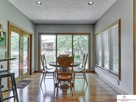5th image of 9214 Brentwood Dr