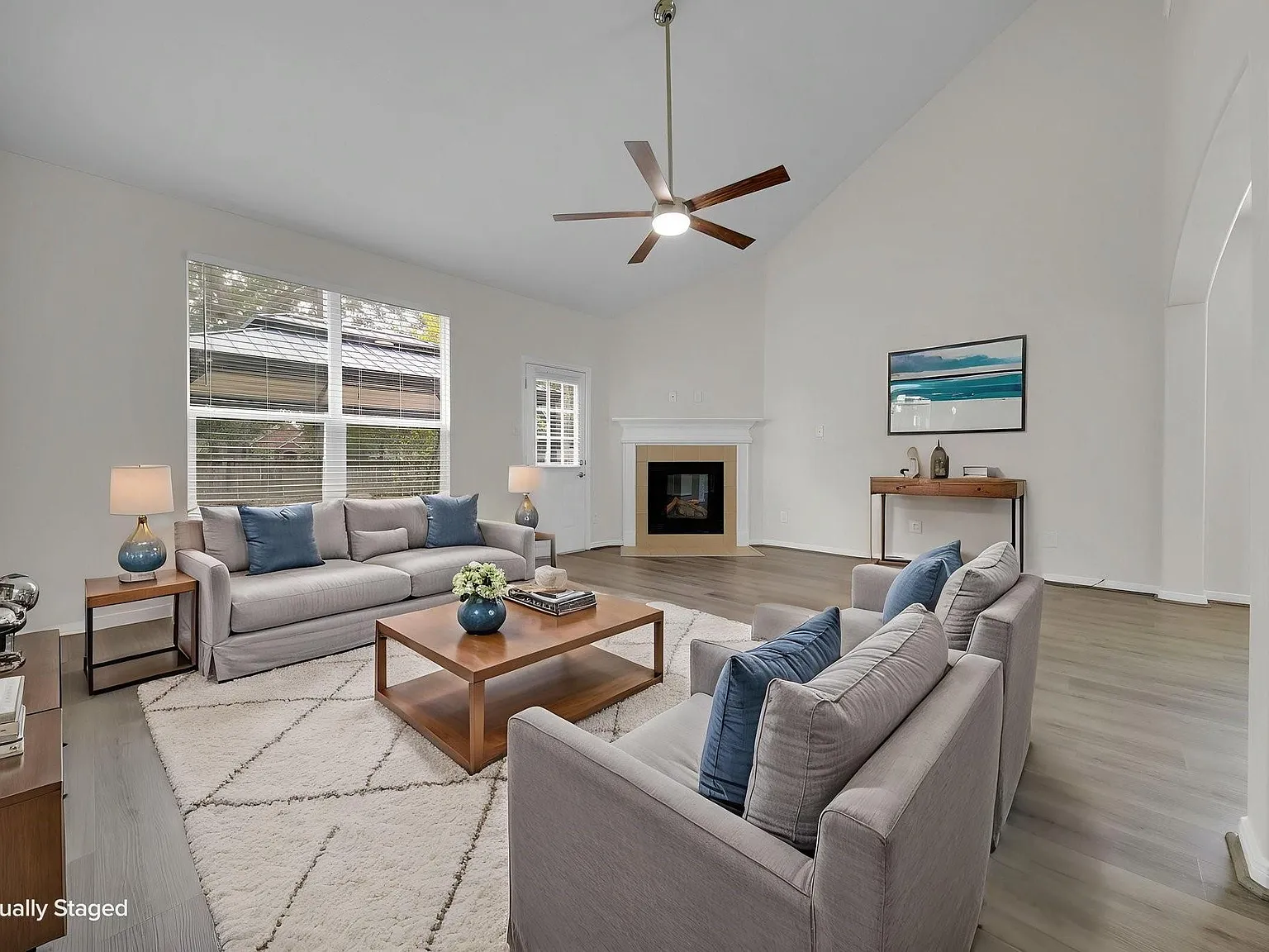 4 bed, 2.5 bath, 2656 sqft, $2,150 — Photo 4